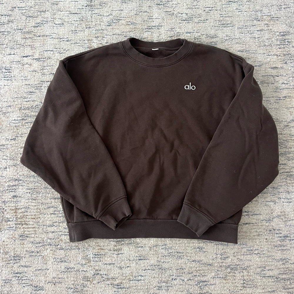 Alo Accolade Crew Neck Pullover in Espresso